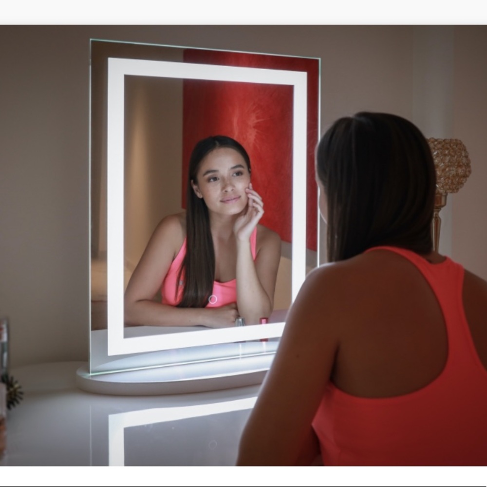 20x26 Lighted Makeup Mirror